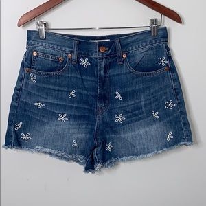 Madewell // Perfect Daisy Embroidered Short